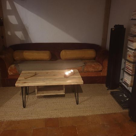 Charmant appartement cœur village provençal Lambesc Chambre photo