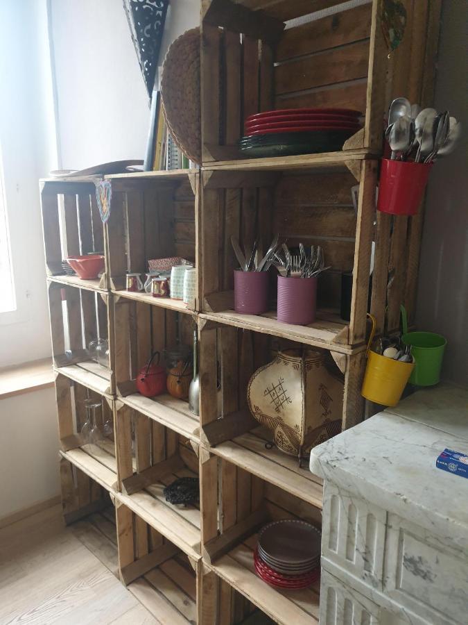 Charmant appartement cœur village provençal Lambesc Extérieur photo